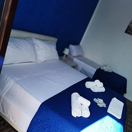 לינה וארוחת בוקר Royal 3*