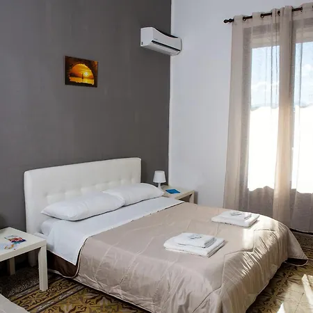 לינה וארוחת בוקר Royal 3*