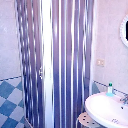 לינה וארוחת בוקר Royal 3*