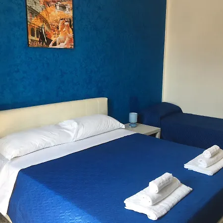 Royal לינה וארוחת בוקר